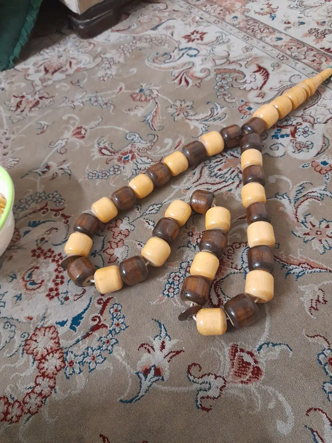 تسبیح تزئینی ۳۳دانه|کلکسیون اشیاء عتیقه|مشهد, فتح المبین|دیوار