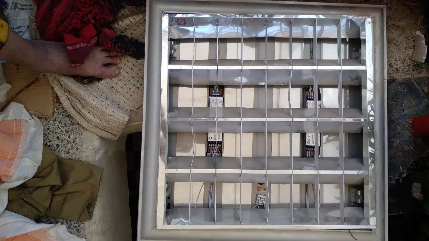 چهارعدد چراغ.سقفی|لامپ و چراغ|شهرکرد, |دیوار