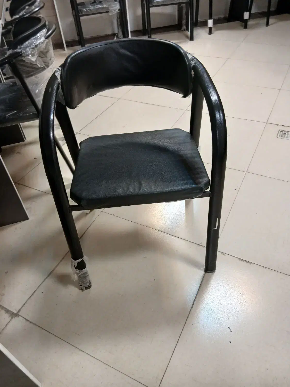 صندلی 10 عدد تکی|صندلی و نیمکت|بندرعباس, |دیوار