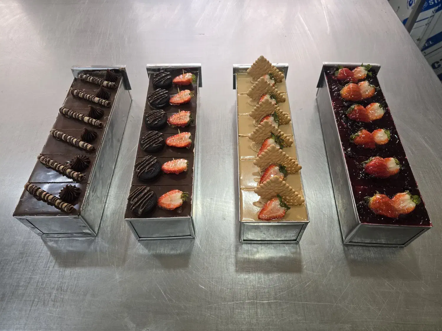 استخدام نیروی خانم در کارگاه قنادی|استخدام خدمات فروشگاه و رستوران|اصفهان, شیخ اشراق|دیوار