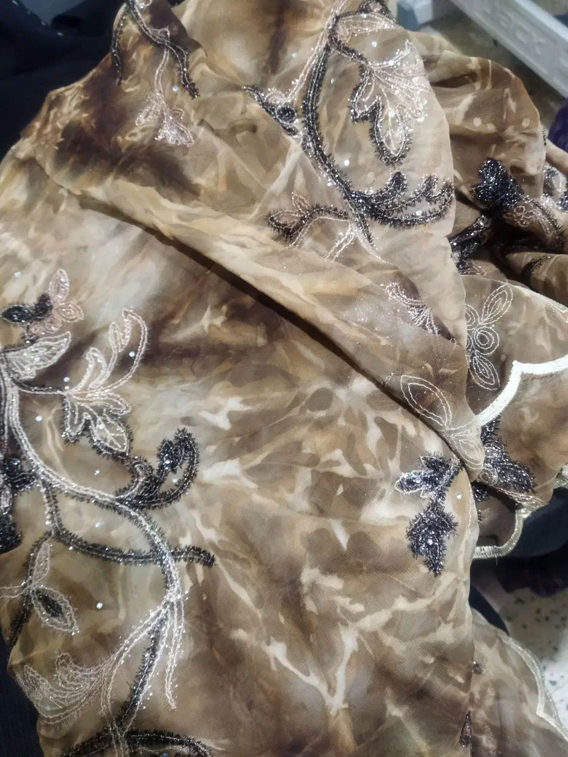 پارچه لباس محلی|لباس|لنده, |دیوار