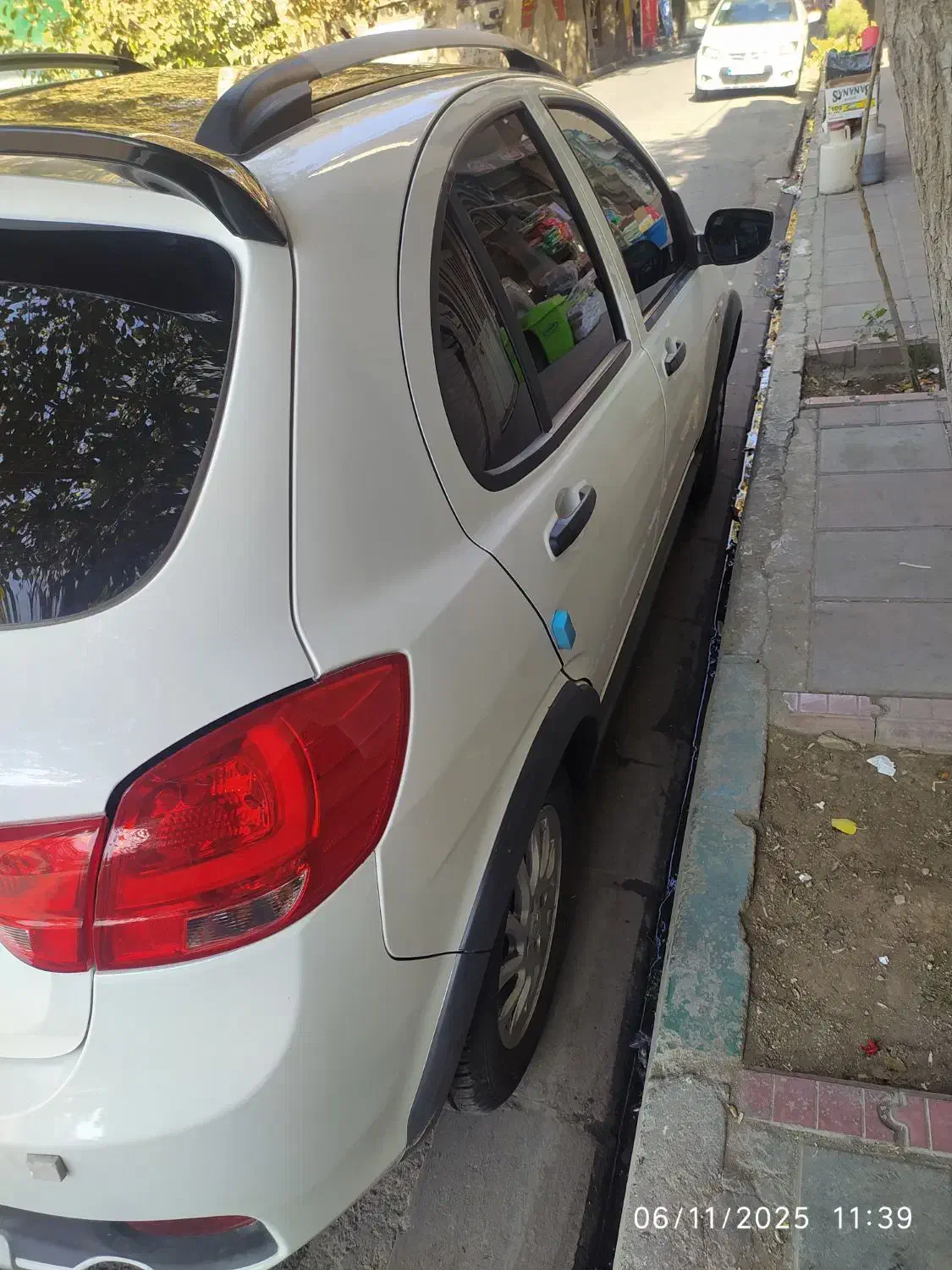 کوییک Rپلاس سفید مشکی مدل 402پارس خودرو|خودرو سواری و وانت|چهاردانگه (تهران), |دیوار