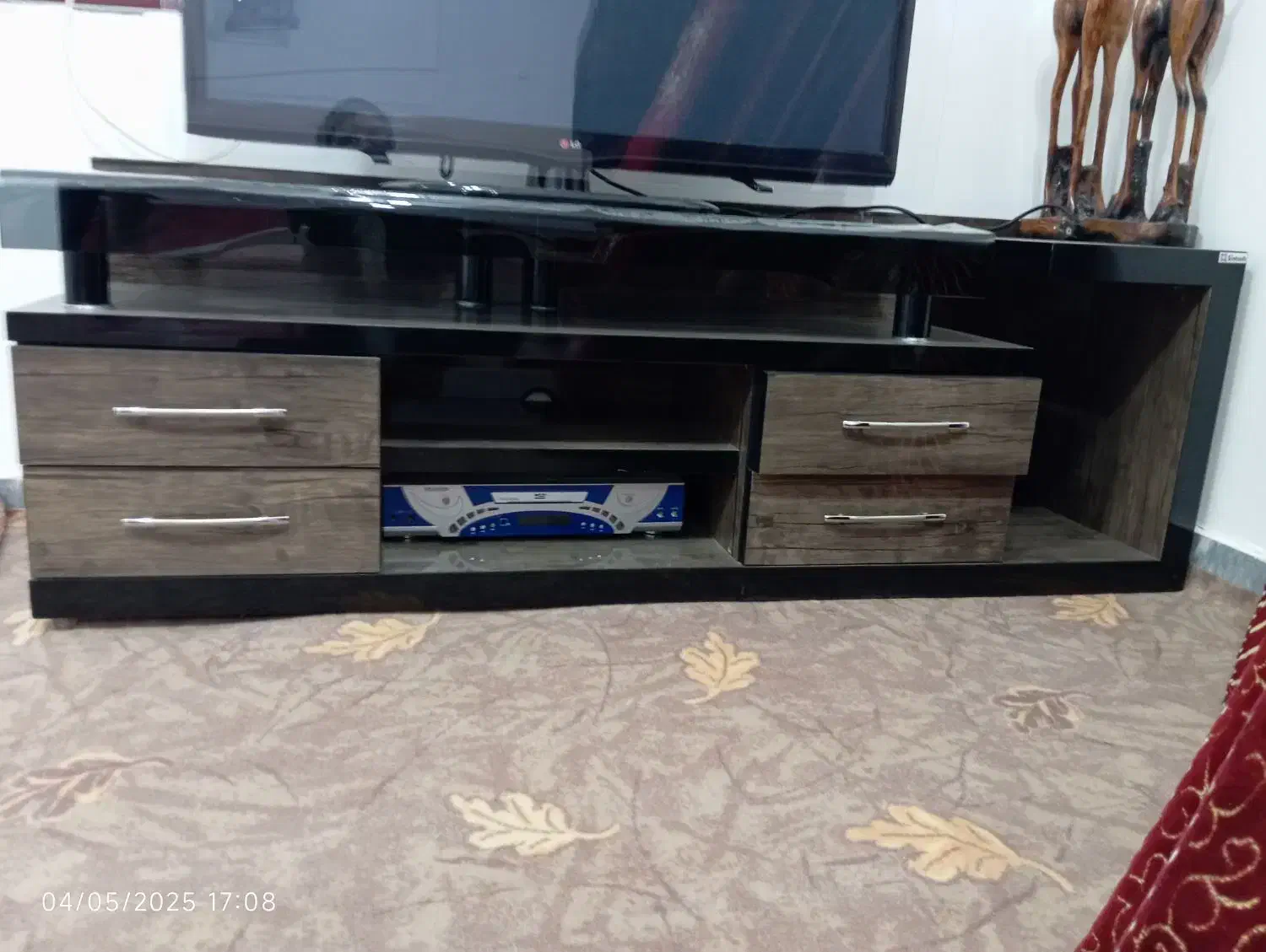 زیر تلویزیون سالم درحد نو|میز تلویزیون|مشگین شهر, |دیوار