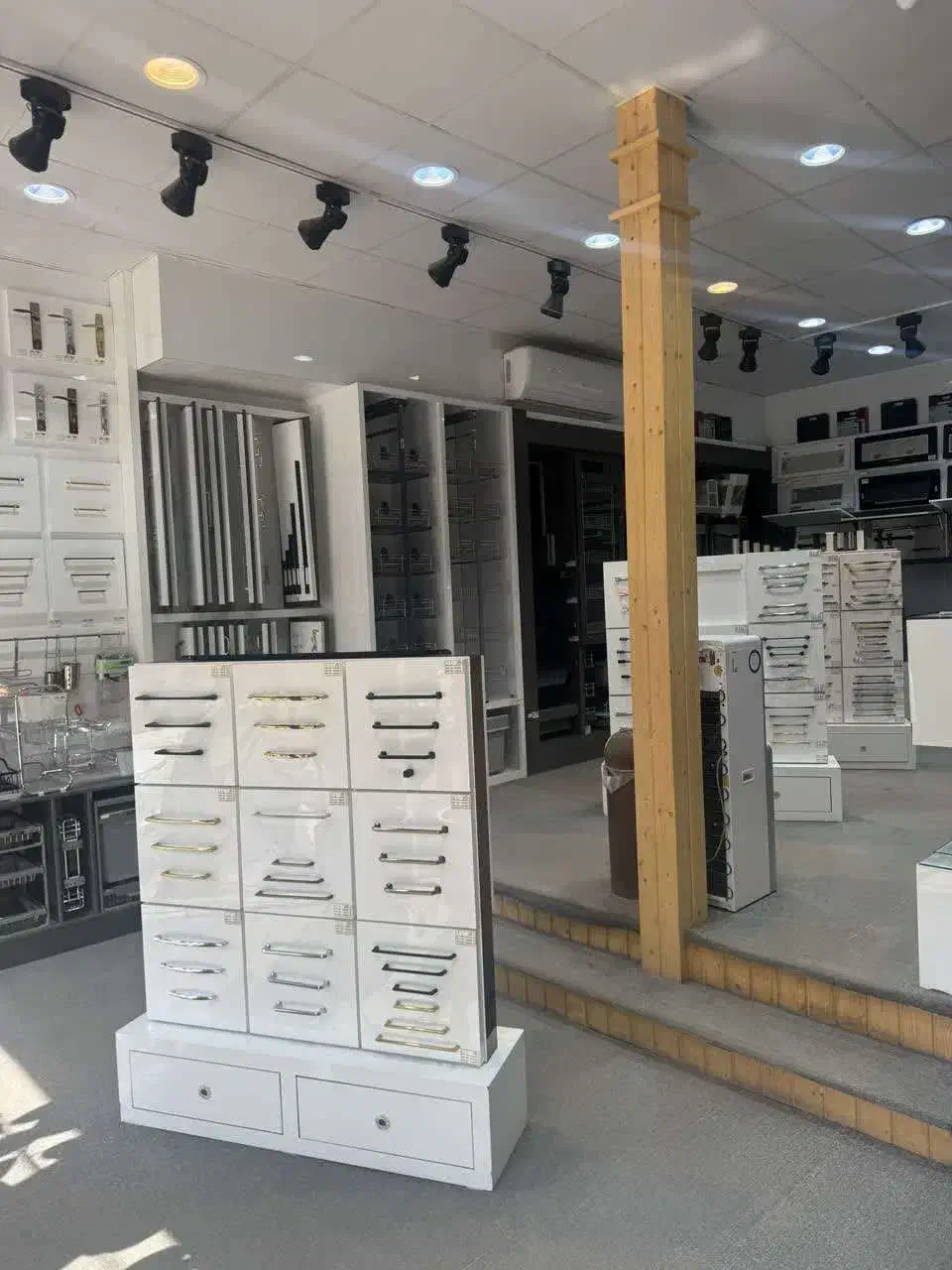 دستگیره کابینت با قیمت عمده  مدل‌های خاص و جدید|مصالح و تجهیزات ساختمان|قم, زنبیل آباد|دیوار