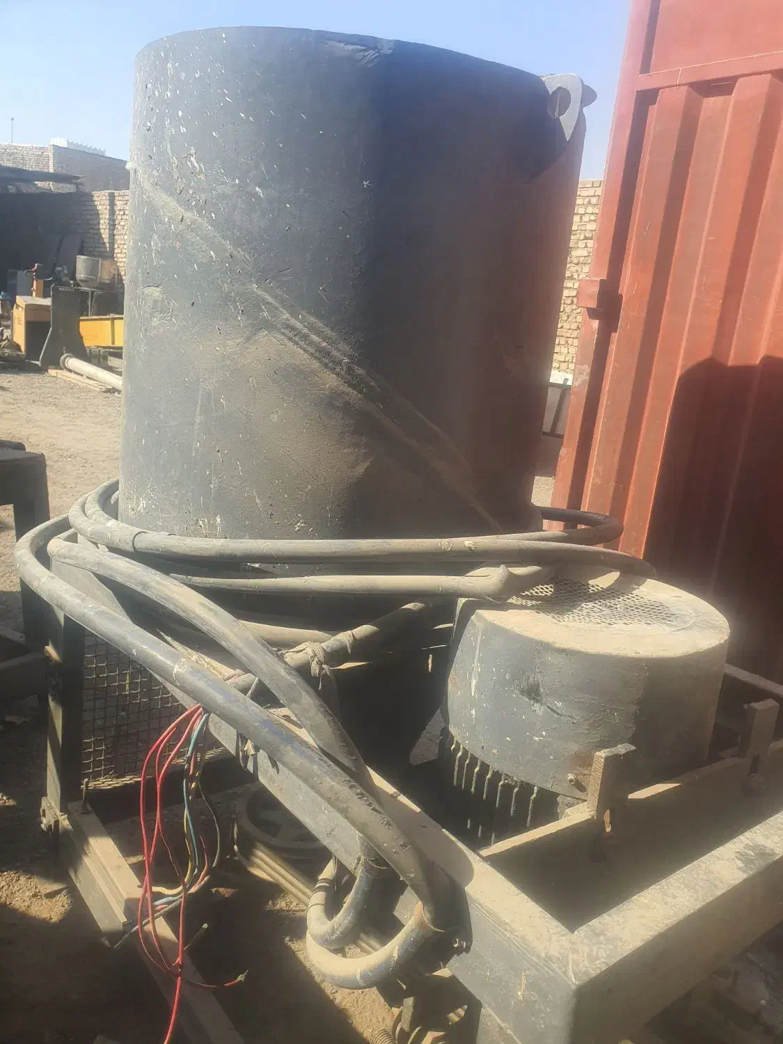 ۲ عدد کندور پلاستیک|ماشینآلات صنعتی|قم, قلعه صدری|دیوار