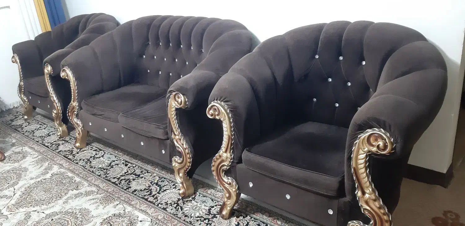 مبل ۷ نفره|مبلمان خانگی و میز عسلی|فولادشهر, مسکن مهر فولادشهر|دیوار