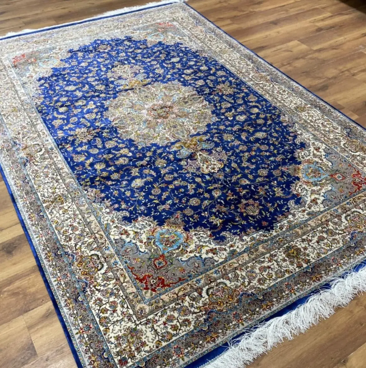تخته فرش۶متری ابریشم ۱فرش کرم ترک ۱فرش چرم وارداتی|فرش|تهران, دریا|دیوار