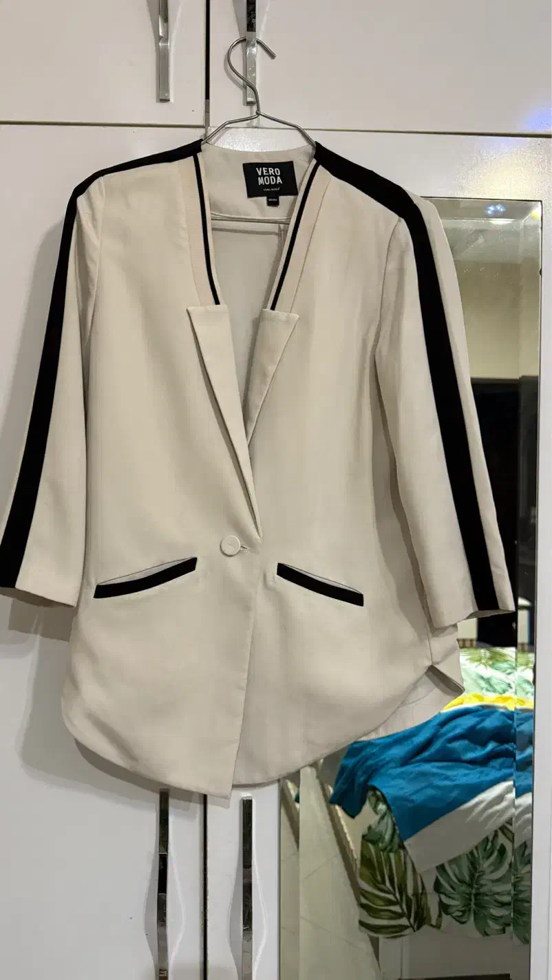 پالتو آستر دار تمیز سایز ۳۸|لباس|مشهد, احمدآباد|دیوار