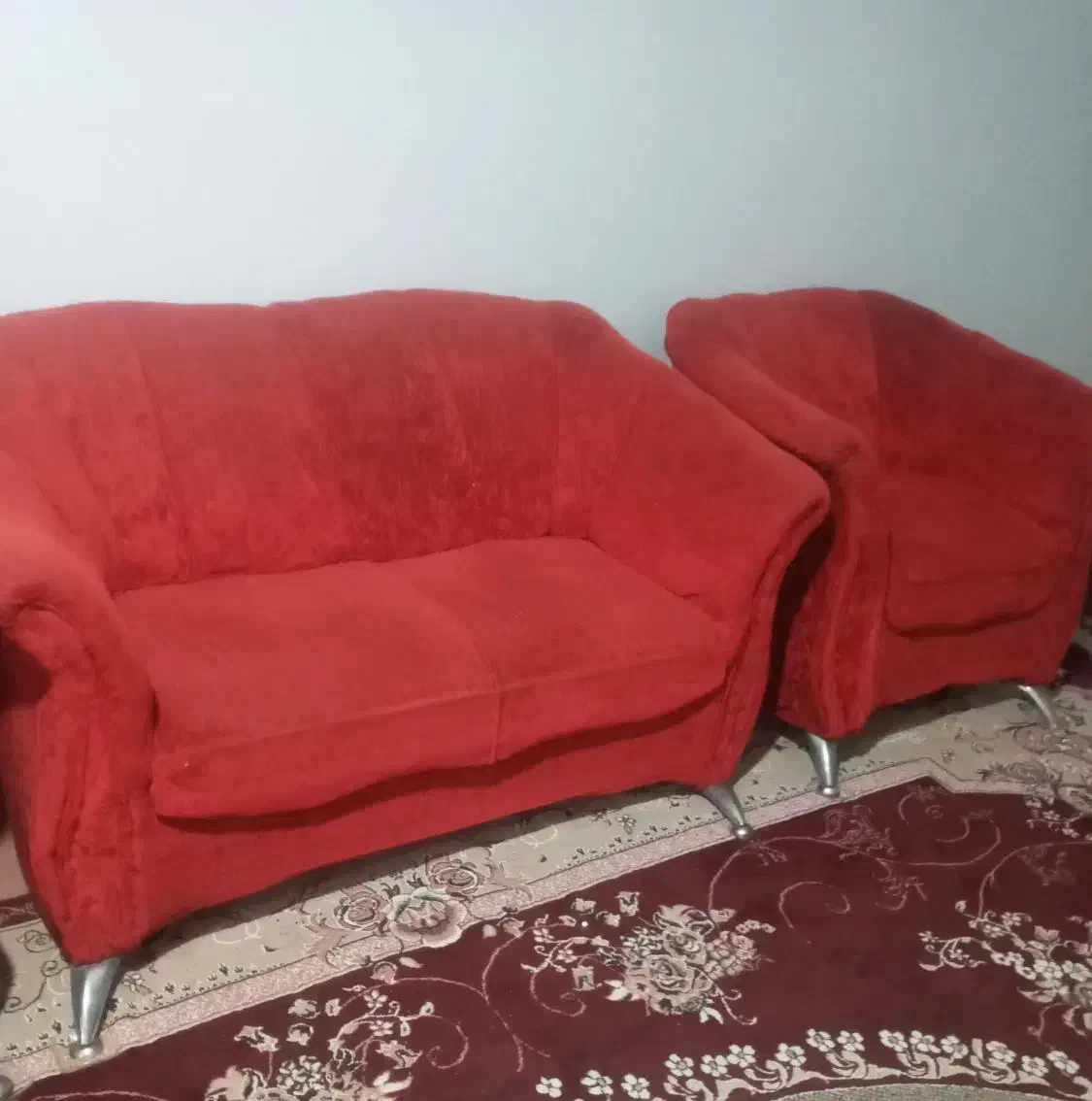 مبل 4 نفره قرمز مخمل|مبلمان خانگی و میز عسلی|اهواز, فاز ۱ پادادشهر|دیوار