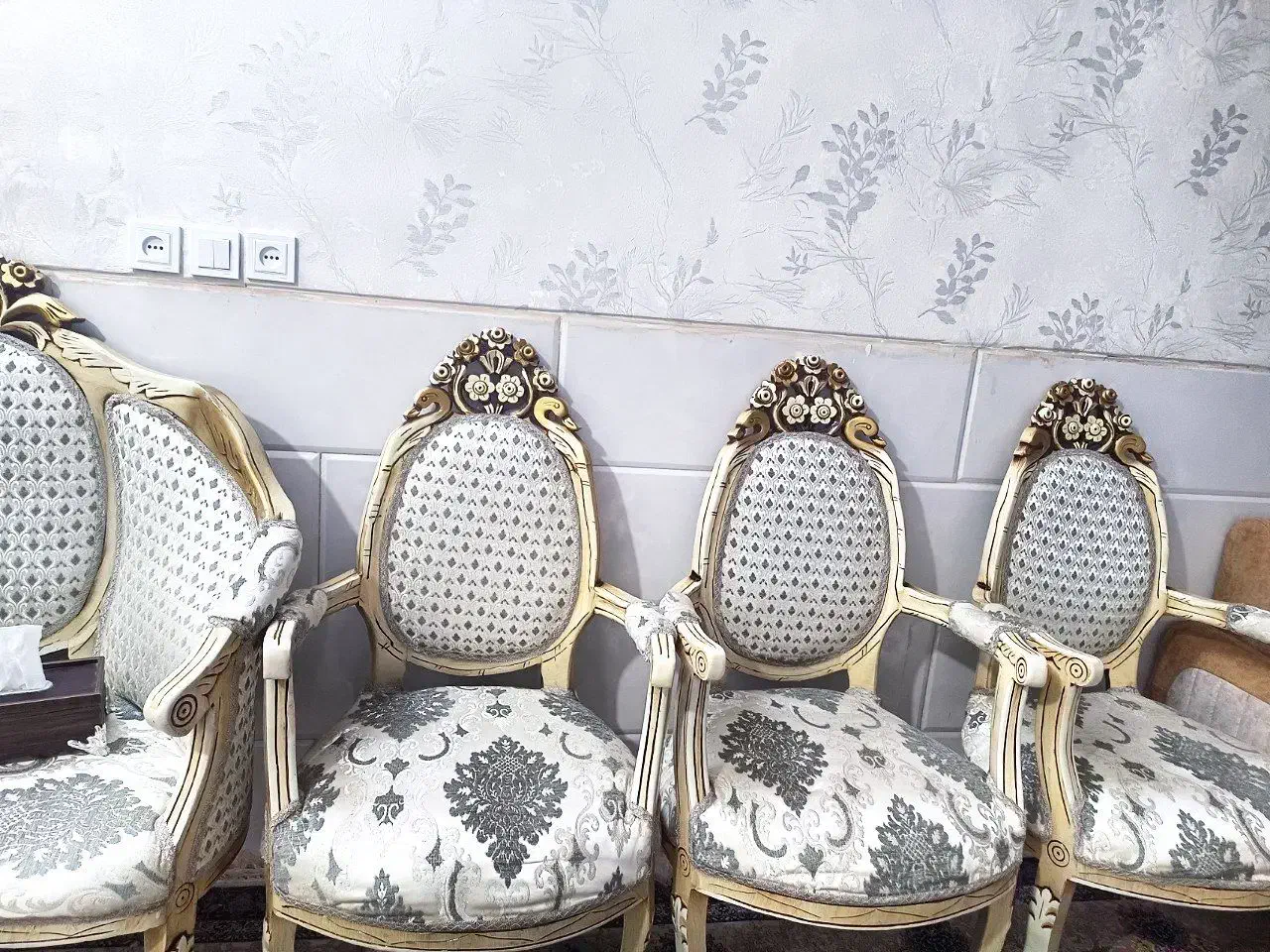 مبلمان نه نفره|مبلمان خانگی و میز عسلی|قم, زنبیل آباد|دیوار