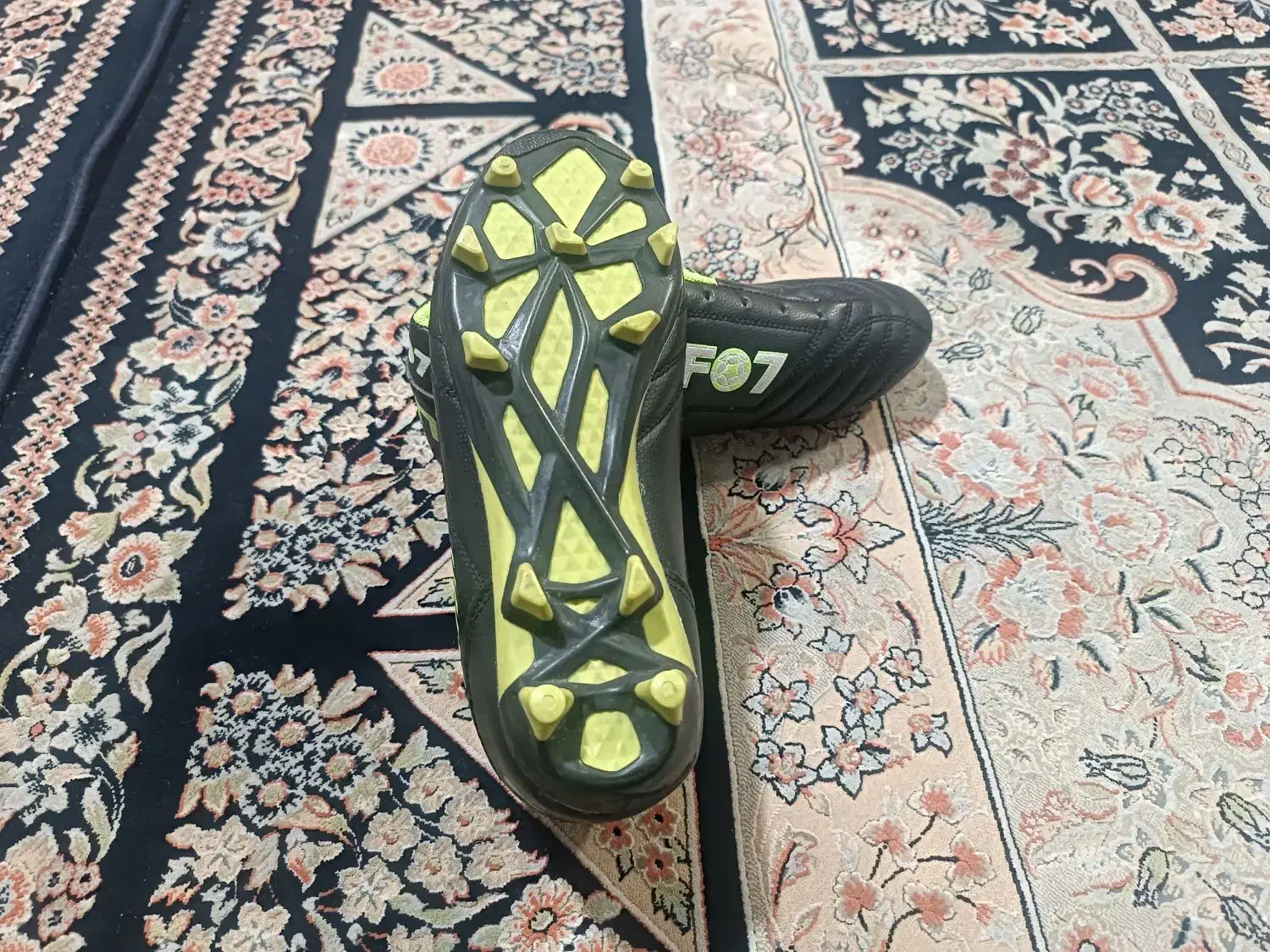 کفش استوک بلند چمنی|کیف، کفش، کمربند|صدرا-فارس, فاز ۲|دیوار