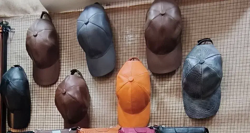 کلاه چرم|کیف، کفش، کمربند|اسفراین, |دیوار