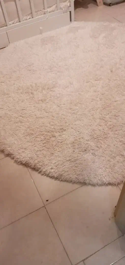 گبه فرش دایره شکل سفید خالص|گلیم، جاجیم، گبه|دامغان, |دیوار