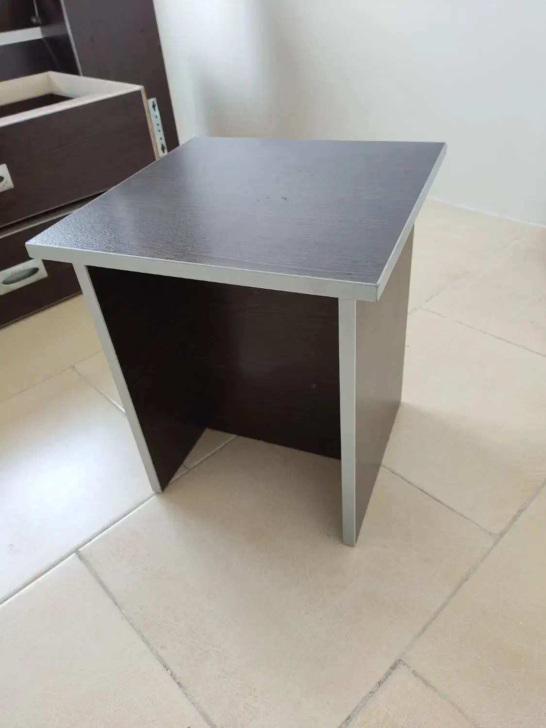 تخت دونفره به همراه کفی|تخت و سرویس خواب|پرند, فاز ۴|دیوار