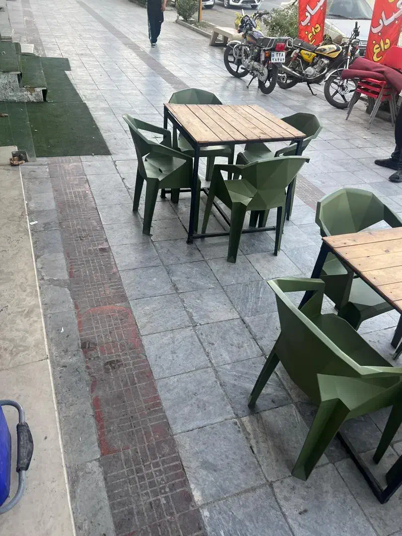 صندلی پلیمری و پلاستیکی با میز|کافیشاپ و رستوران|هشتگرد, هشتگرد قدیم|دیوار