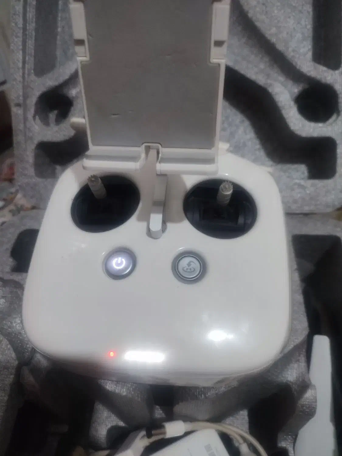 کنترل و شارژر فانتوم 4و 4پرو|دوربین عکاسی و فیلم‌برداری|تهران, فرودگاه مهرآباد|دیوار