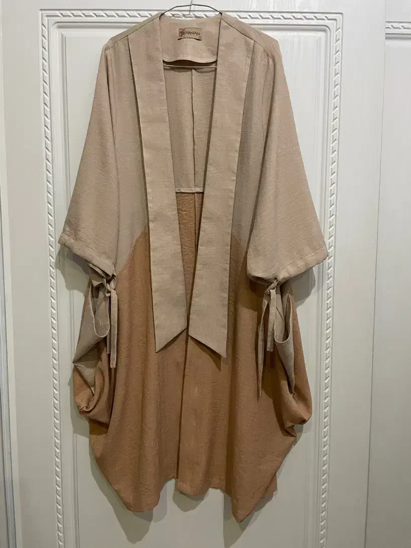 مانتو|لباس|ری, دولتآباد|دیوار