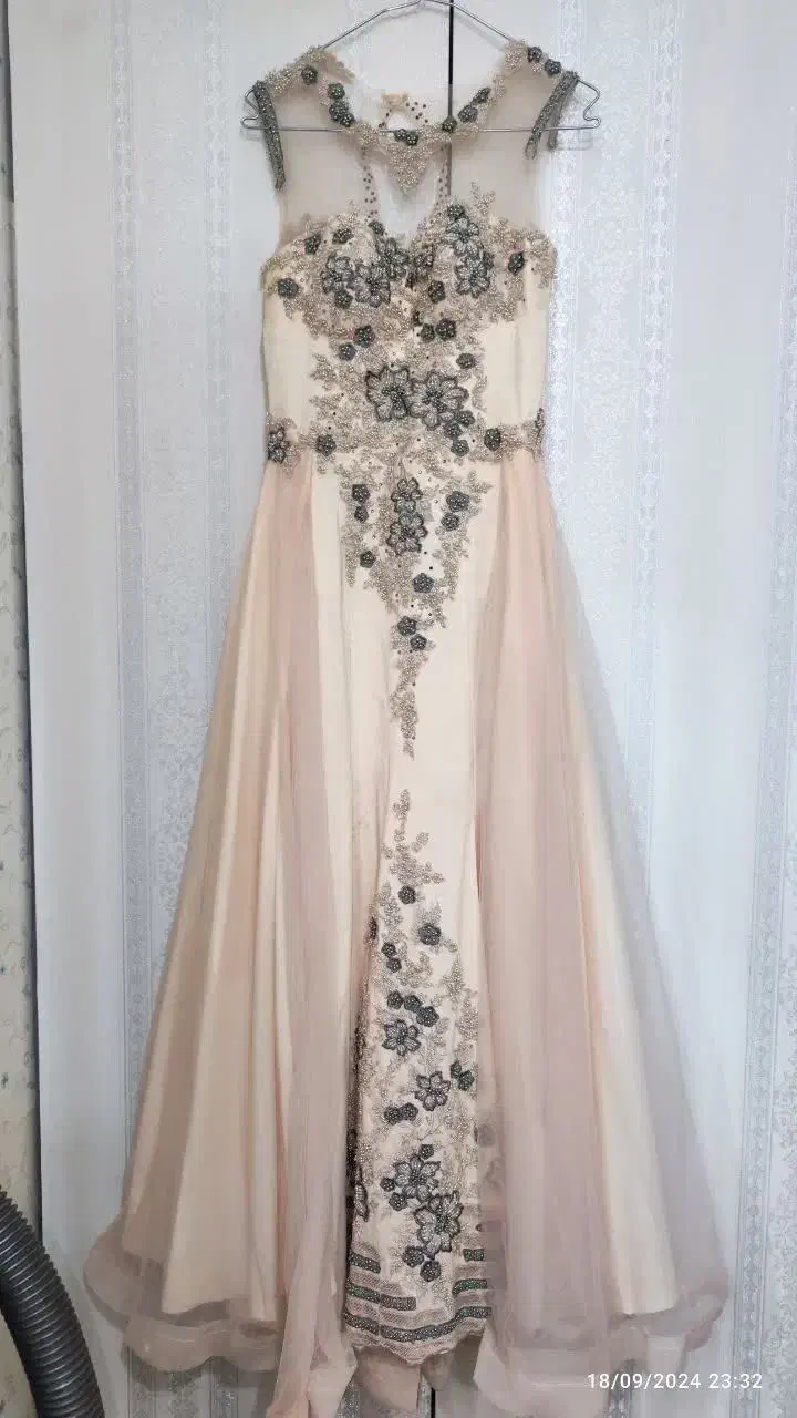 پیراهن مجلسی شیک|لباس|نیشابور, جمهوری|دیوار