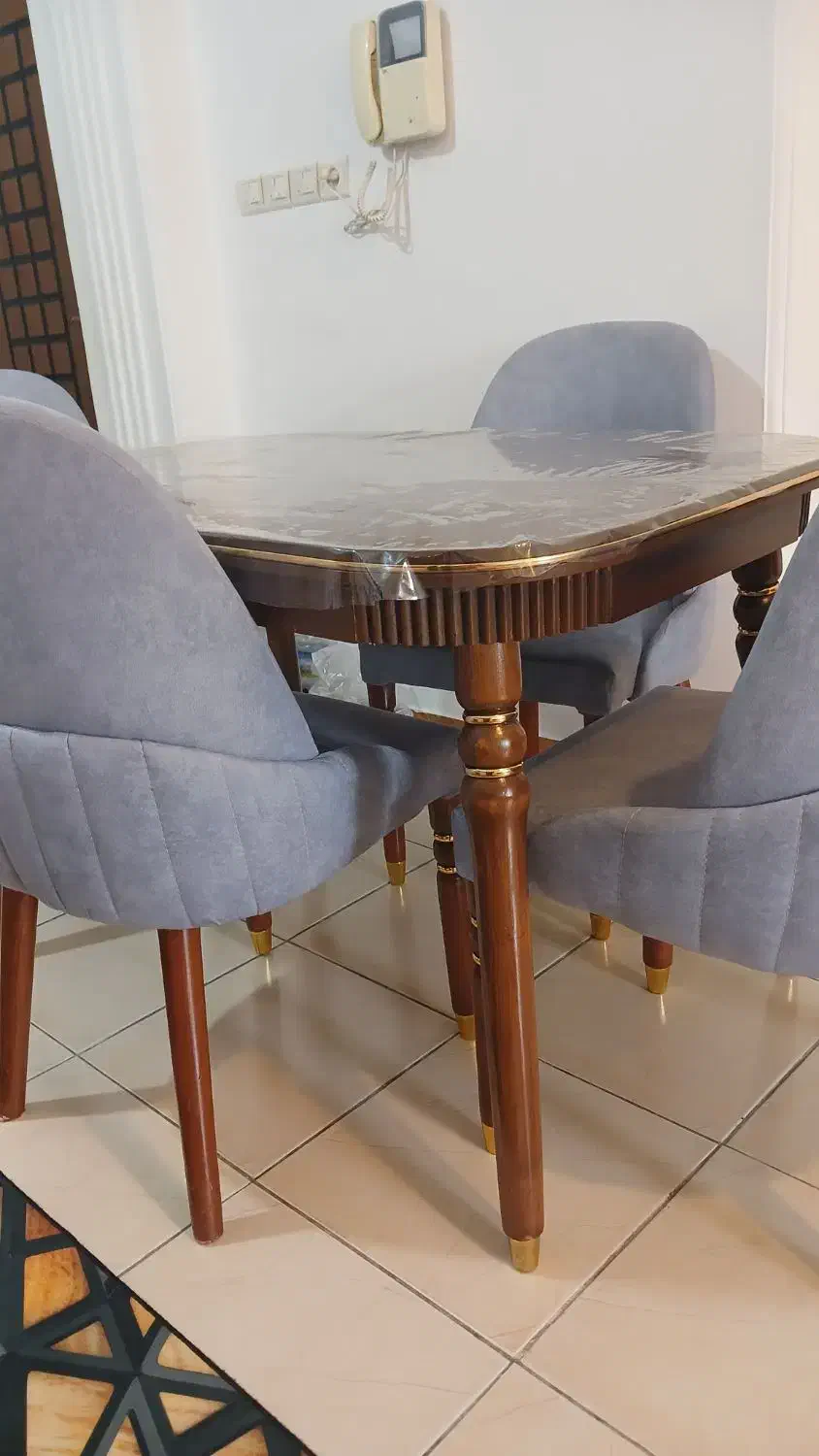 میز ناهارخوری سالم|میز و صندلی غذاخوری|رشت, جهاد|دیوار