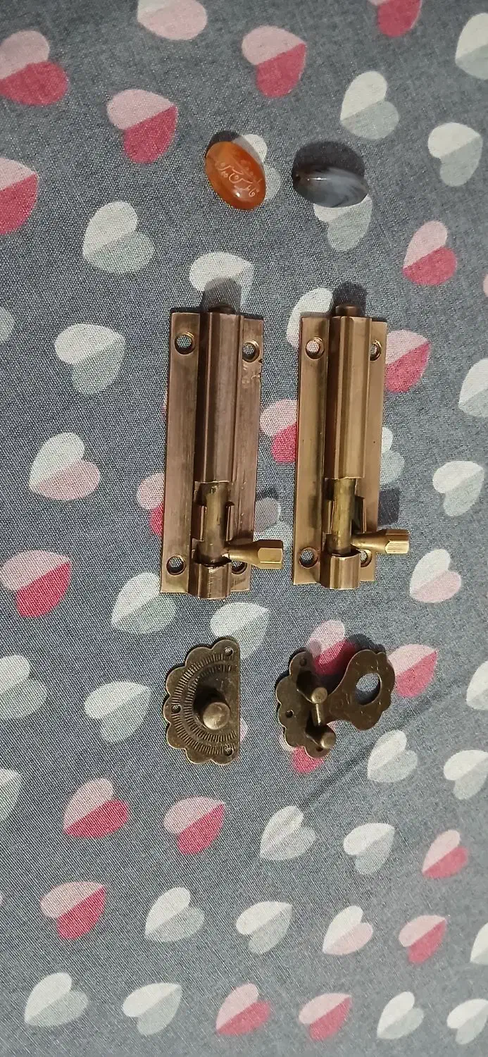 چفت در برنجی قدیمی  نگین عقیق سلیمانی قفل جعبه|کلکسیون اشیاء عتیقه|شیراز, لاله|دیوار