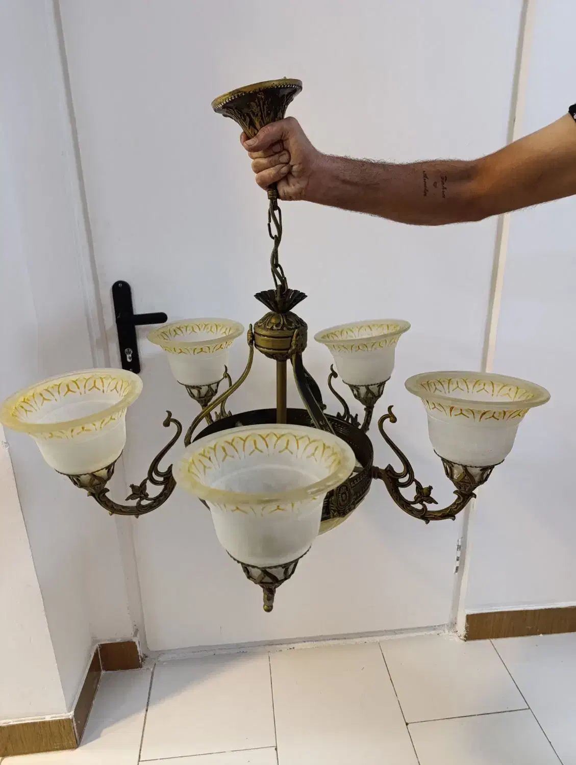 دوعدد لوستر|لوستر و چراغ آویز|قائم‌شهر, |دیوار