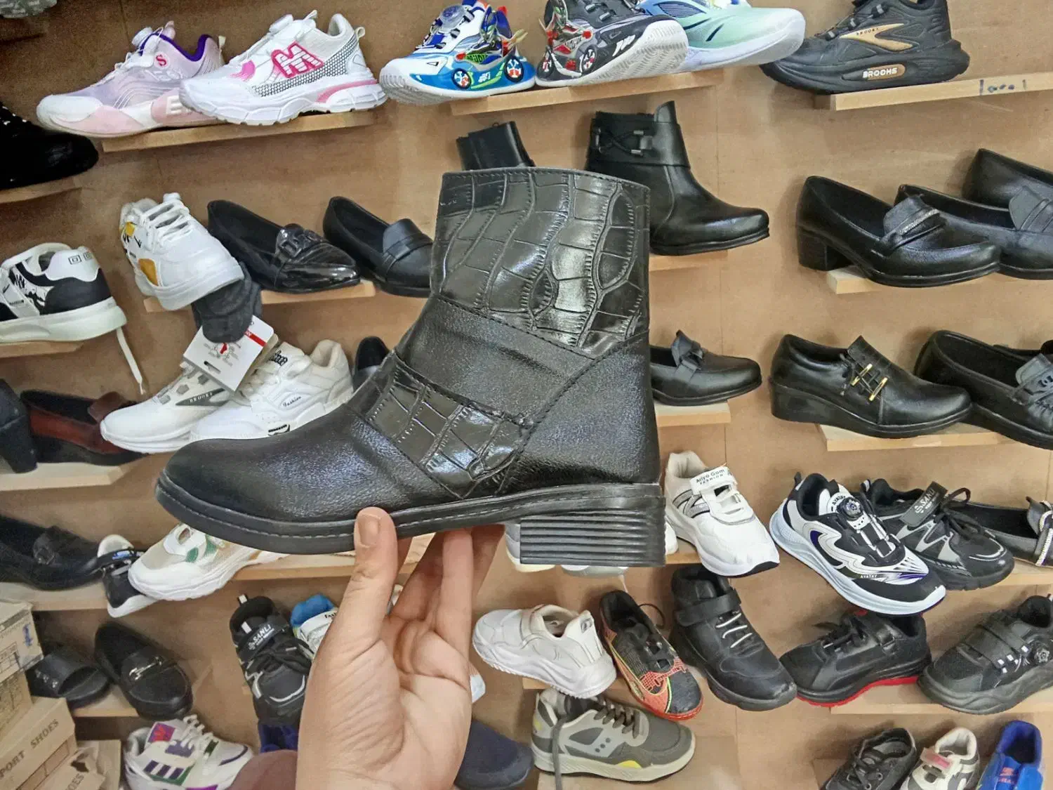 نیم بوت رسید|کیف، کفش، کمربند|ایلام, |دیوار