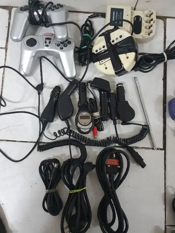 خرده ریز شارژر کابل دسته بازی آداپتور|قطعات و لوازم جانبی رایانه|تهران, تهرانپارس شرقی|دیوار