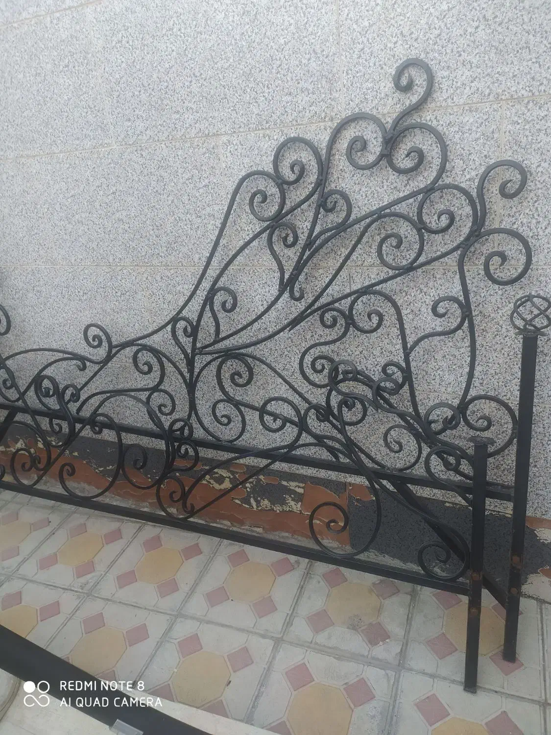 تخت خواب فلزی سالم به علت کم بود جا|تخت و سرویس خواب|تبریز, |دیوار