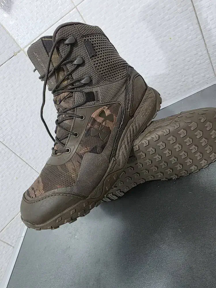 کفش کوهنوردی استوک اورجینال مارک آندرآرمور درصدرا|کیف، کفش، کمربند|شیراز, علوم پزشکی|دیوار