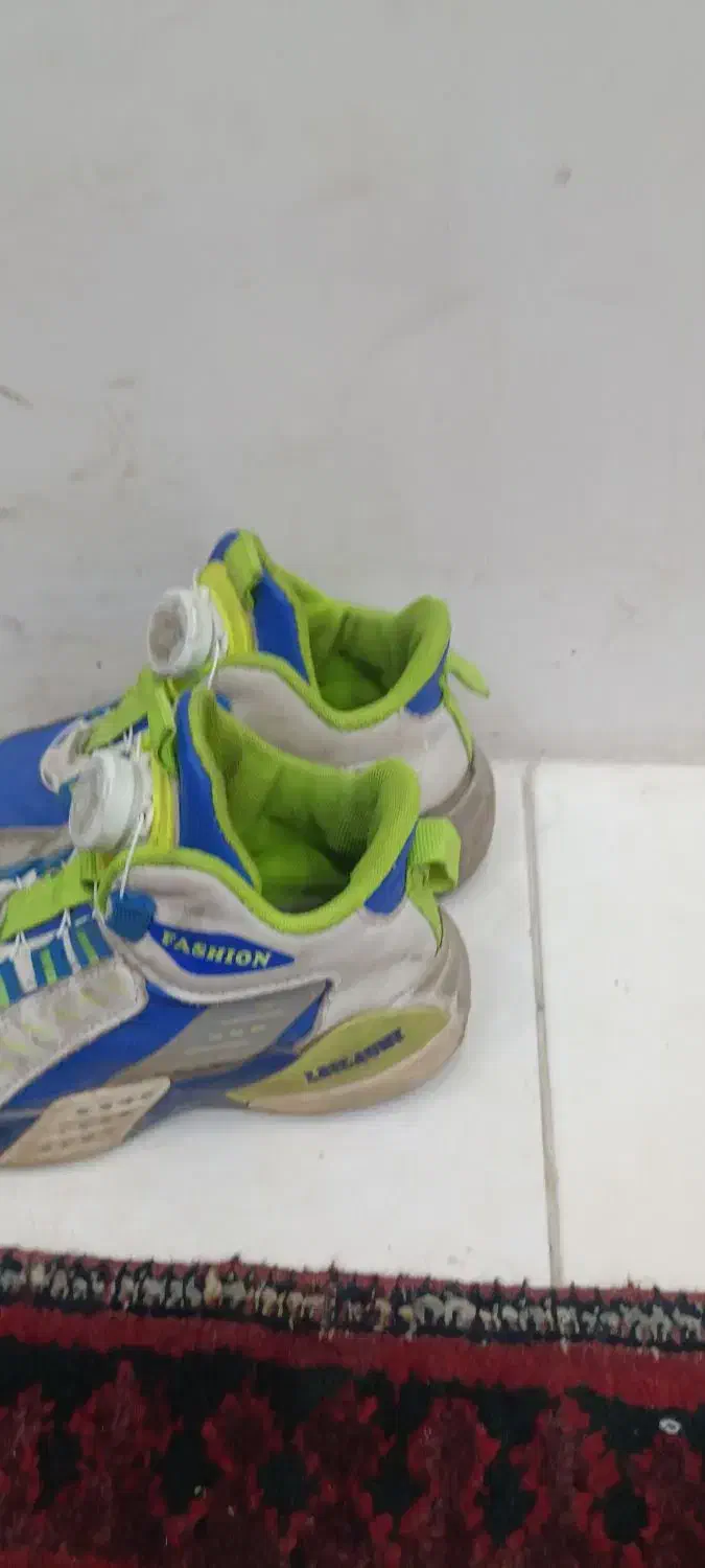 کاپشن و هودی و کتانی|کفش و لباس بچه|میانه, |دیوار