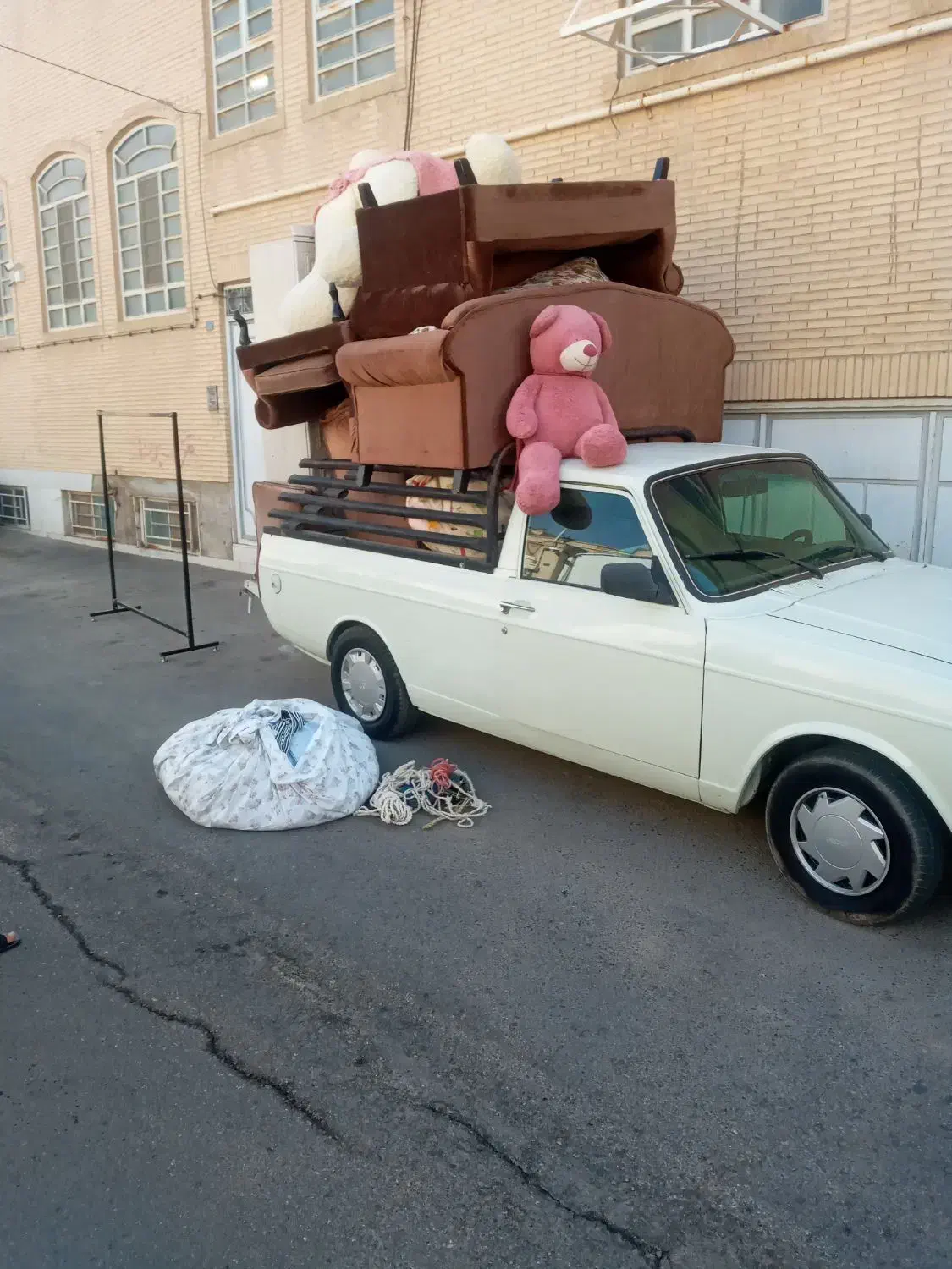 وانت بار باانصاف دارای کارگر حمل وجابجایی|خدمات حمل و نقل|یزد, |دیوار