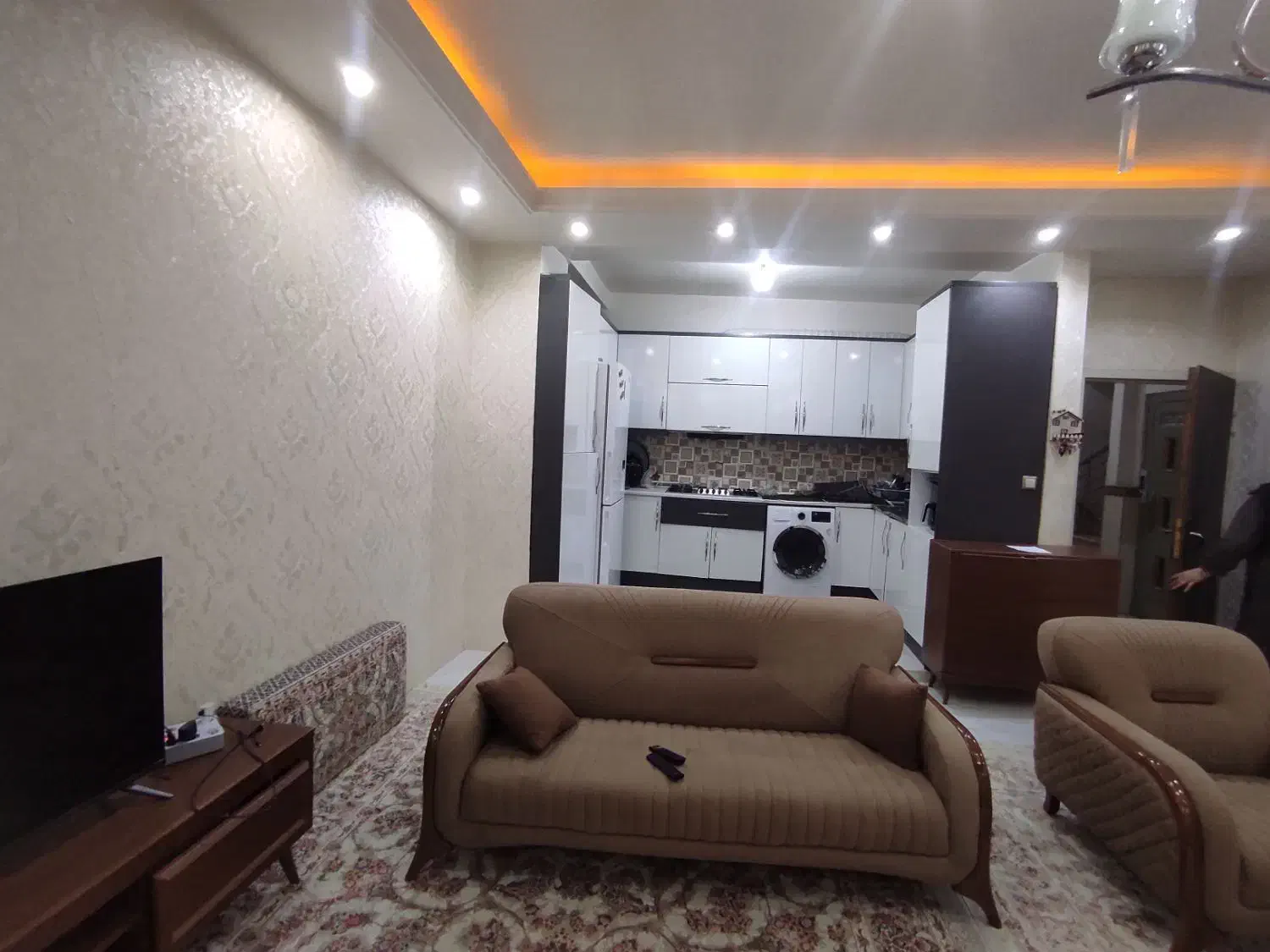 آپارتمان لوکس خوش متراژ در صباشهر|فروش آپارتمان|صباشهر, |دیوار