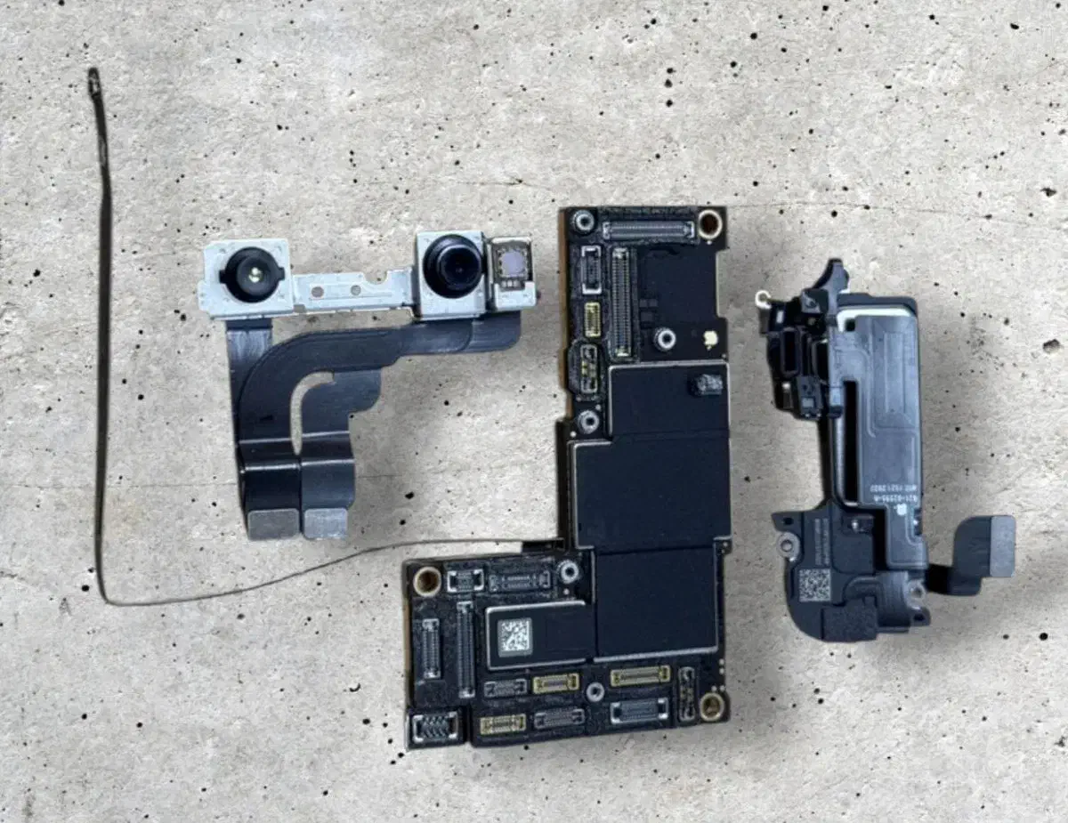 فروش برد اصلی آیفون 12 پرو مکس (iPhone 12 Pro Max)|لوازم جانبی موبایل و تبلت|شیراز, گود عربان|دیوار