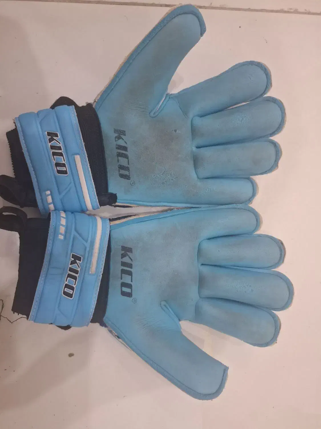 دستکش دروازبانی کودک|تجهیزات ورزشی|اهواز, کوی باهنر|دیوار