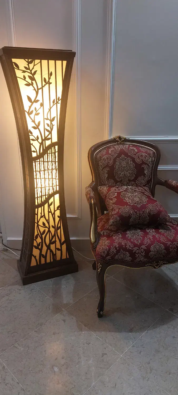 کنار سالنی جفت|لوستر و چراغ آویز|تهران, هروی|دیوار