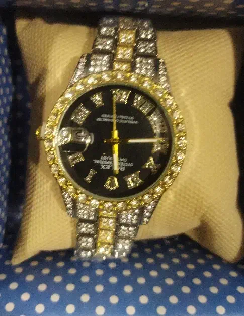 ساعت فول نگین مینیمال طلایی|ساعت|فلاورجان, |دیوار