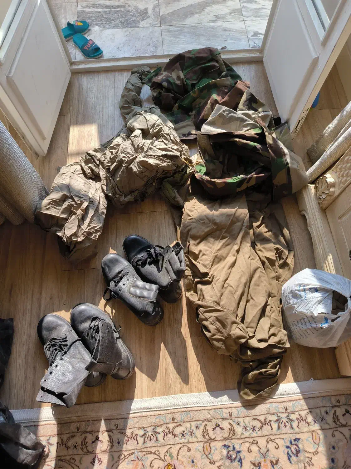 لباس سربازی و نظامی و پوتین و لباس بادگیر ضد آب|لباس|اصفهان, ملکشهر|دیوار