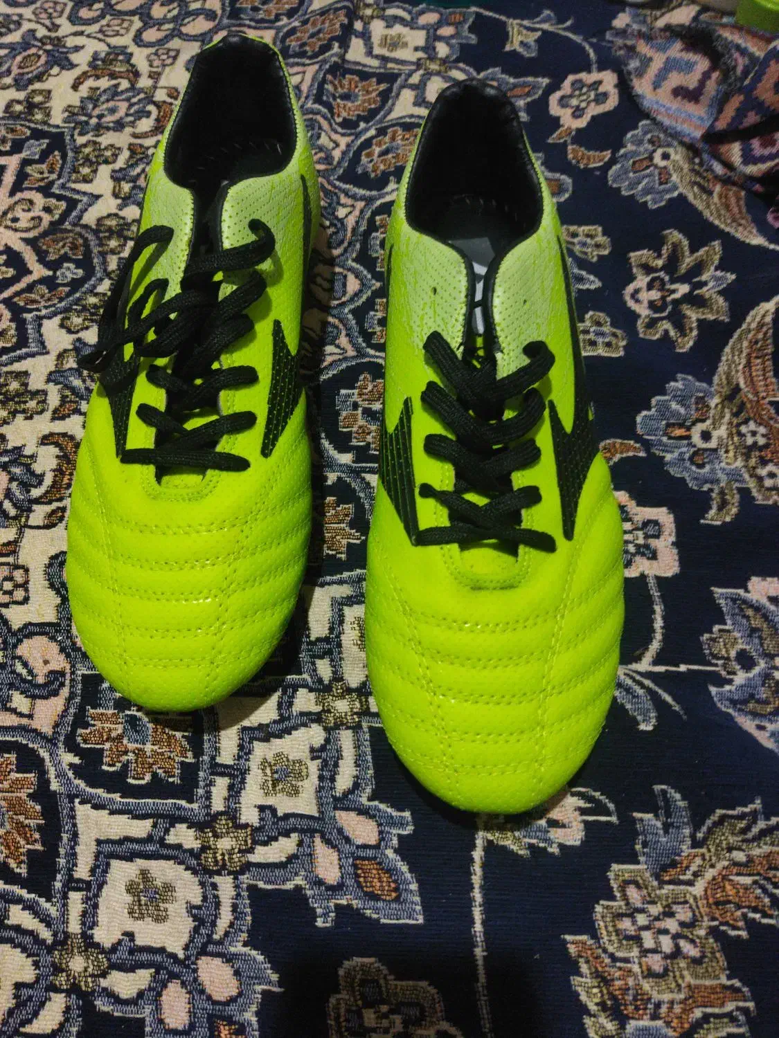 استوک فوتبالی|کیف، کفش، کمربند|سنگر, |دیوار