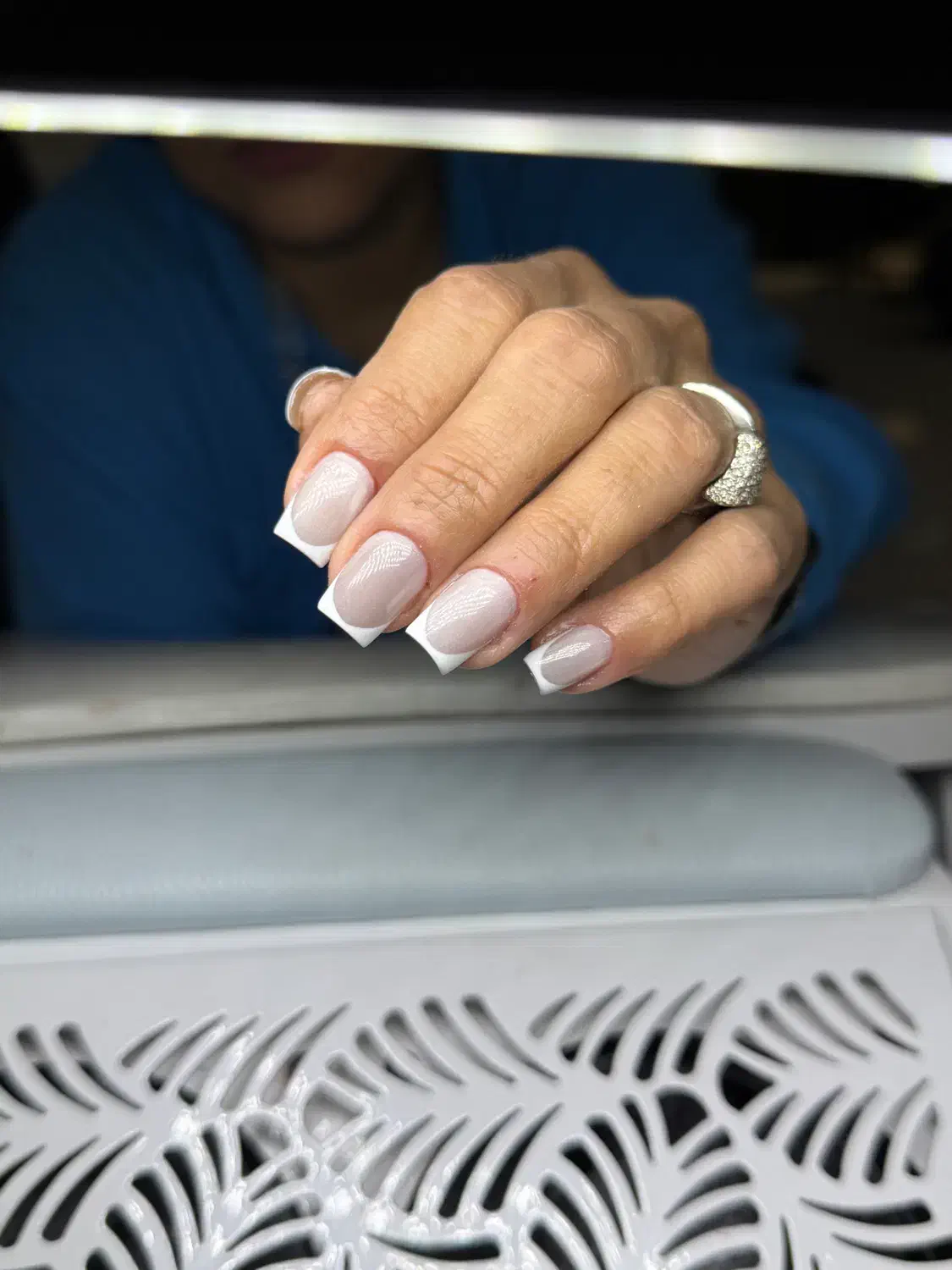 ارائه خدمات ناخن|خدمات آرایشگری و زیبایی|کیش, |دیوار