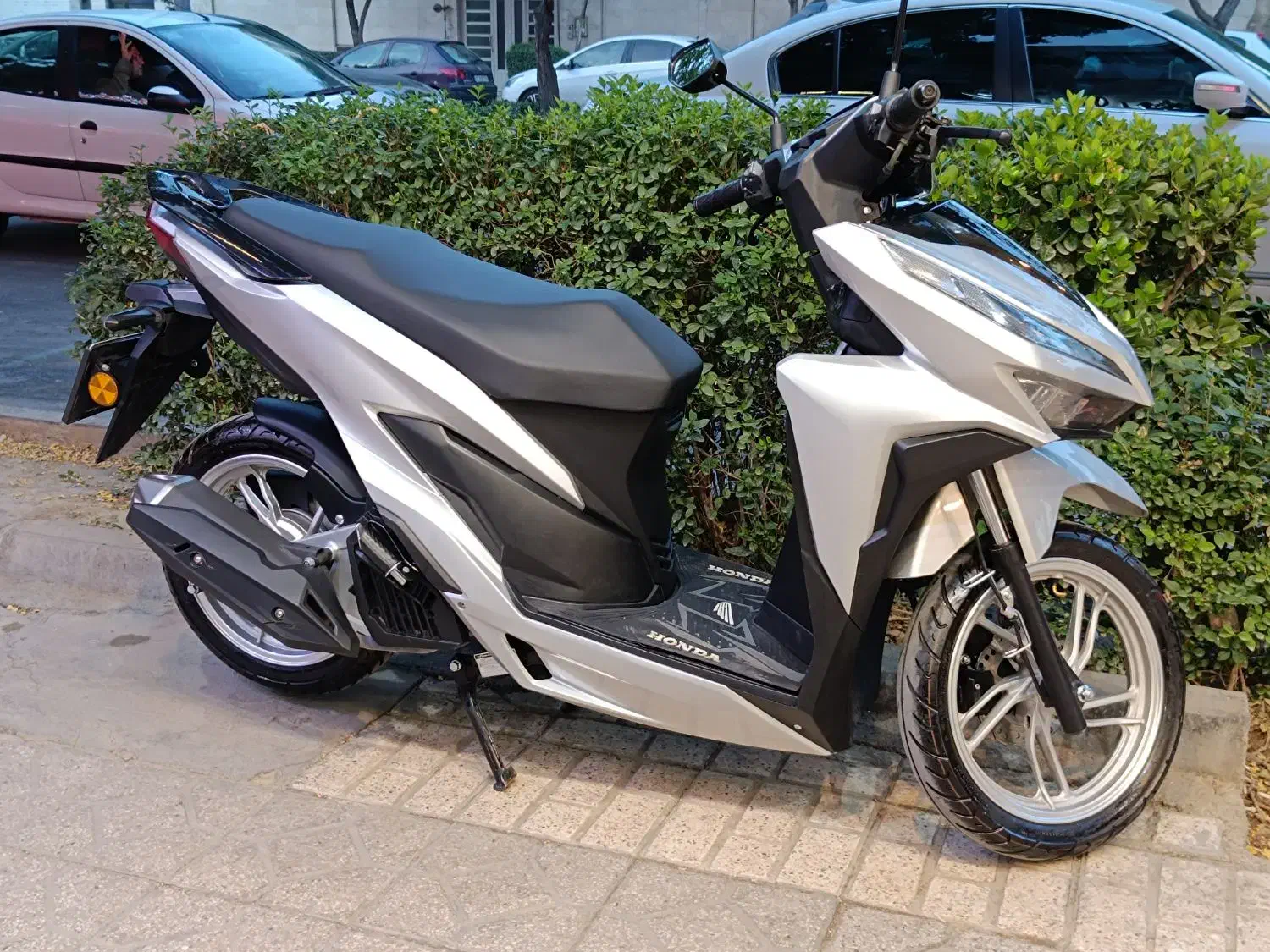 موتور کلیک روان|موتورسیکلت|مشهد, رضاشهر|دیوار