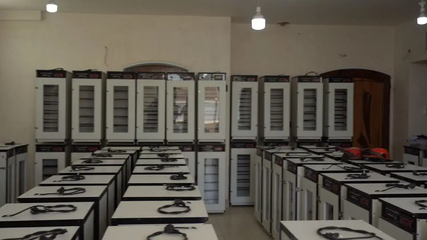 دستگاه جوجه کشی /با طراحی مناسب برای فضاهای کوچک|لوازم جانبی حیوانات|سراوان, |دیوار