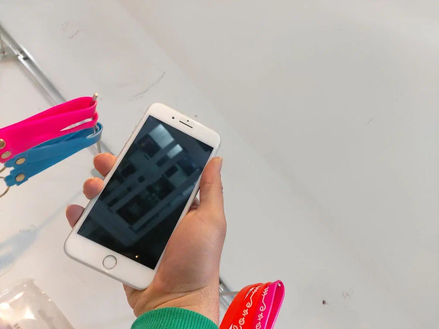 آیفون256 8 plusتمیزدر...حدنوهمراه هدیه|موبایل|قم, عربستان|دیوار