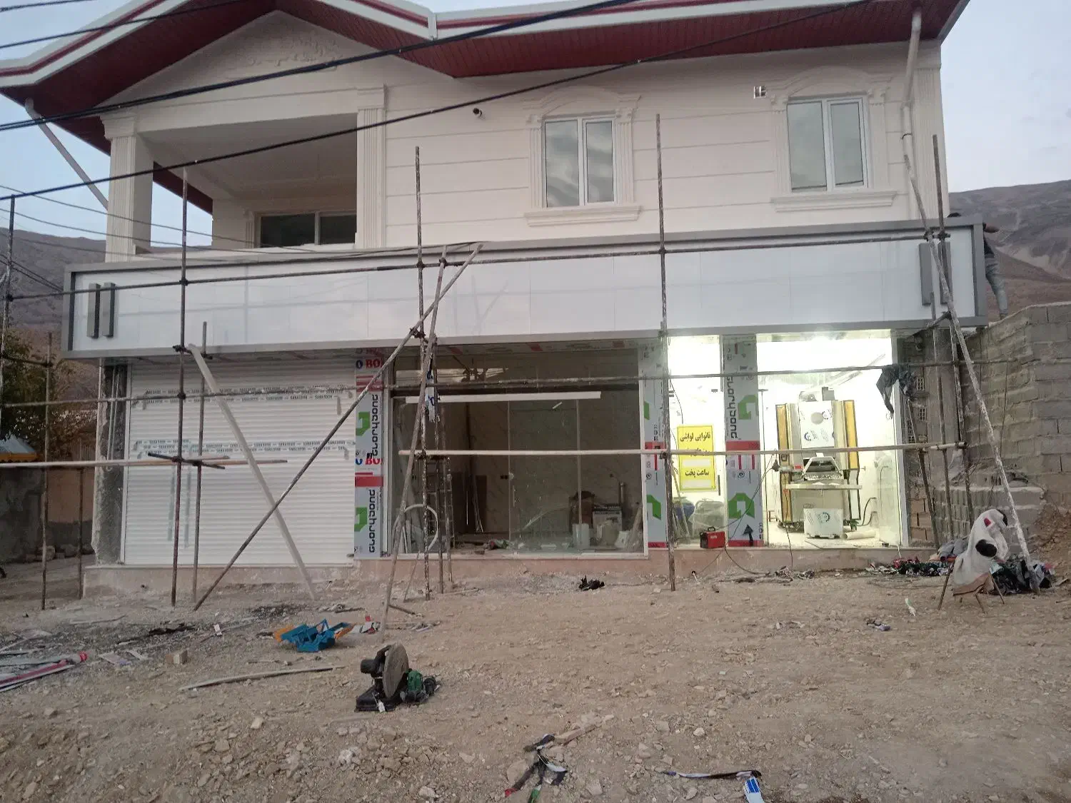 اجرا نمای  کامپوزیت تابلو سردری  پوشش کرکره|خدمات پیشه و مهارت|اردبیل, |دیوار