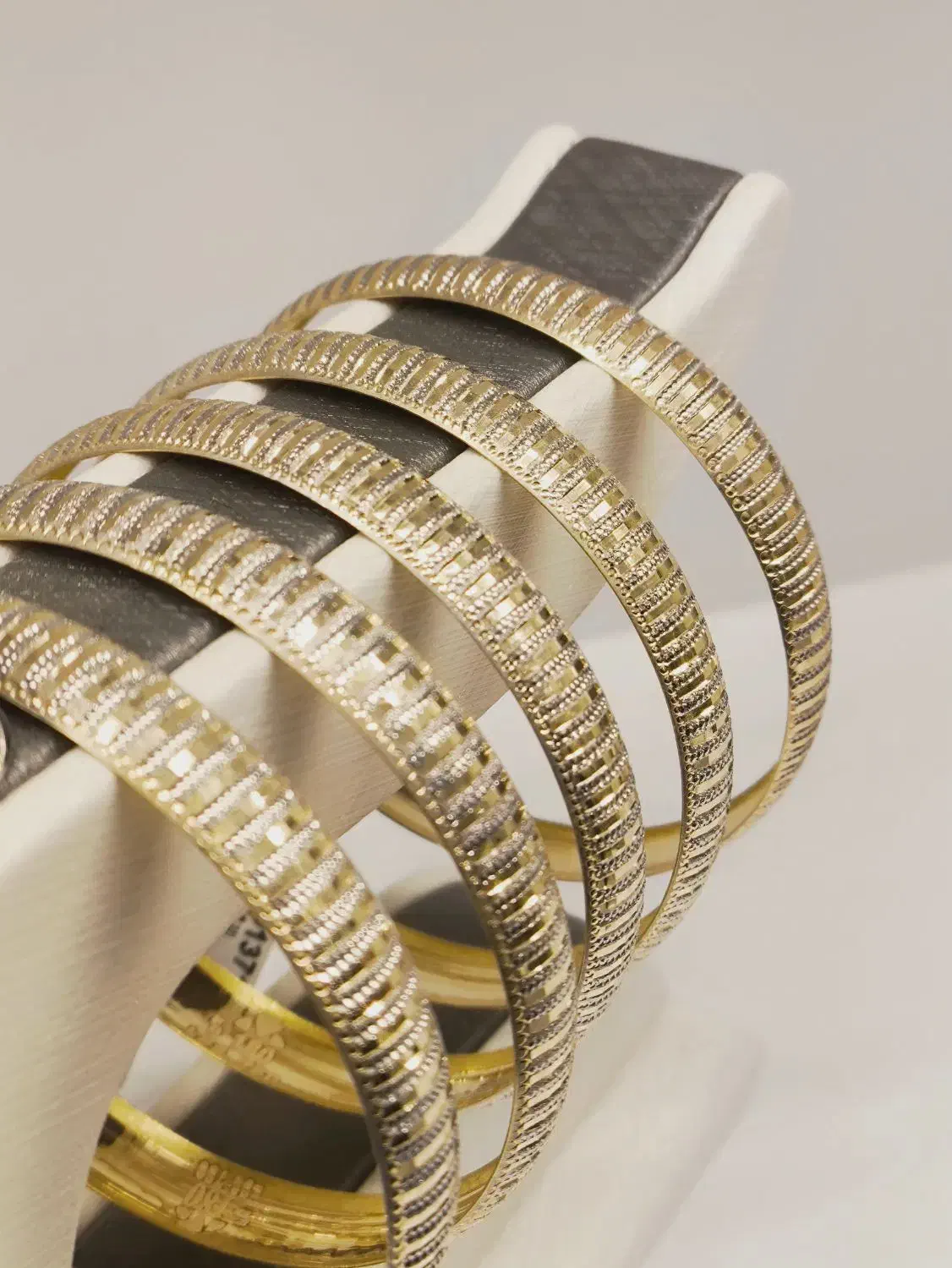 فروش اقساطی انواع نمونه های طلا|جواهرات|مشهد, انقلاب|دیوار