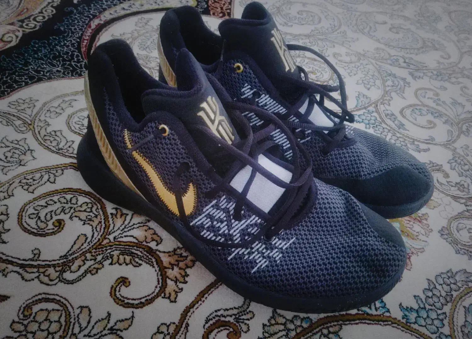 کفش بسکتبال|کیف، کفش، کمربند|دهگلان, |دیوار