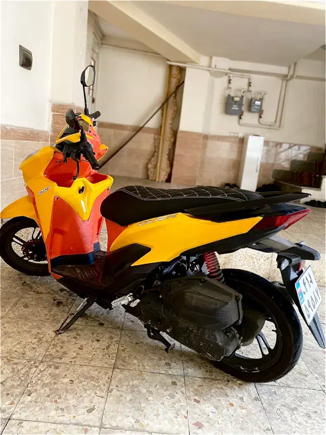 کلیک ۱۵۰ زرد خاص|موتورسیکلت|تبریز, |دیوار