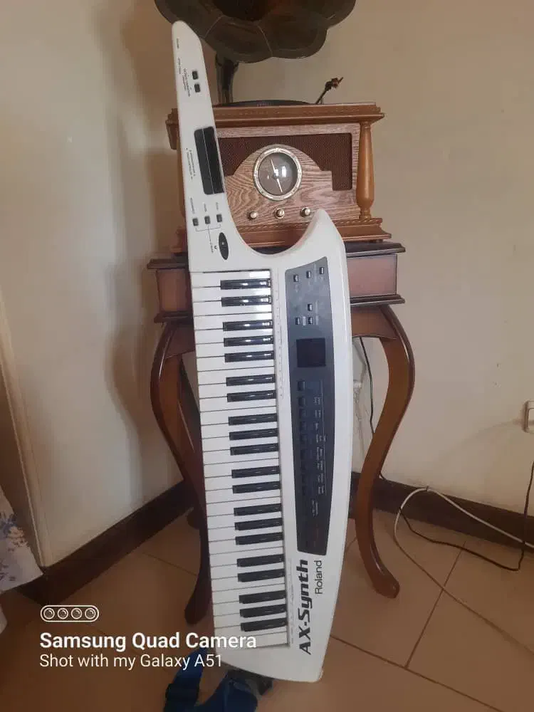 سینتی سایزر یا گیو رولند مدل ax-synth|پیانو، کیبورد، آکاردئون|رشت, باهنر|دیوار