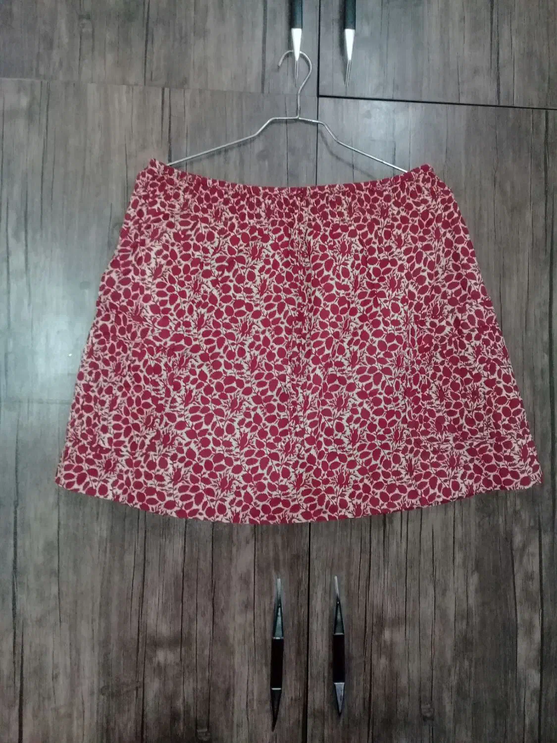 تعدادی لباس نو جنس درجه یک|لباس|فولادشهر, مسکن مهر فولادشهر|دیوار