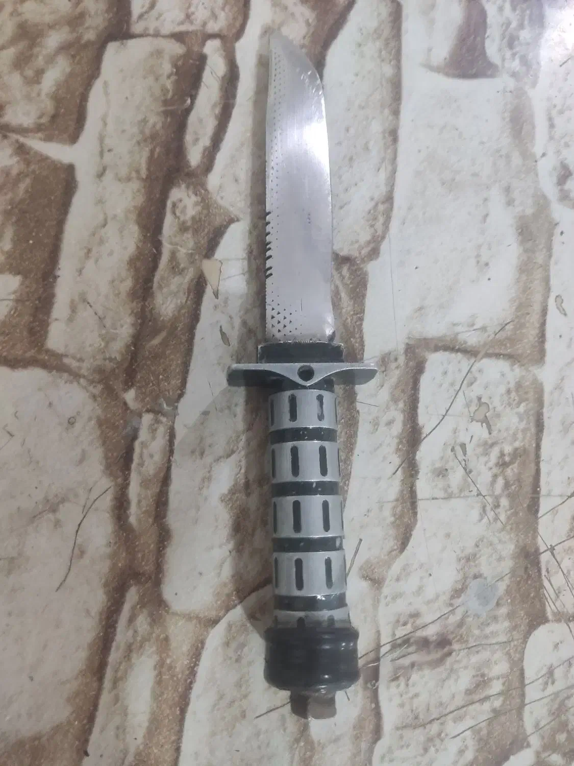 چاقو|کوهنوردی و کمپینگ|چگنی, |دیوار