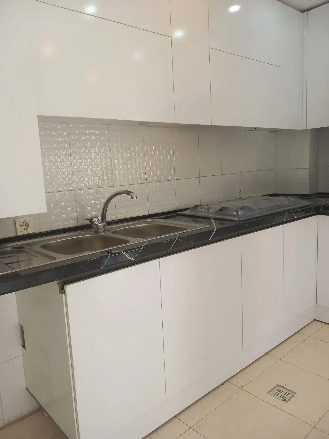 دو خواب/آسانسور/پارکینگ/دیزاین شده/ویو باز|فروش آپارتمان|هشتگرد, شهرک گلها|دیوار